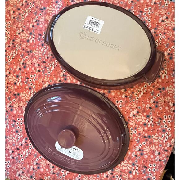 Le Creuset Stoneware Oval Baking Dish in Fig 27 cm/1.7L - Picture 6 of 6
